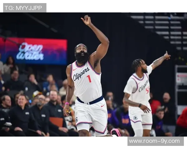 快船与公牛首发阵容对决哈登领衔挑战邓恩与桑德斯组合